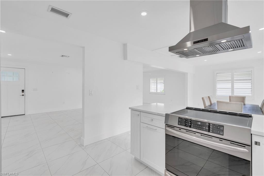 Property Photo:  15 Crooked Ln  FL 34112 