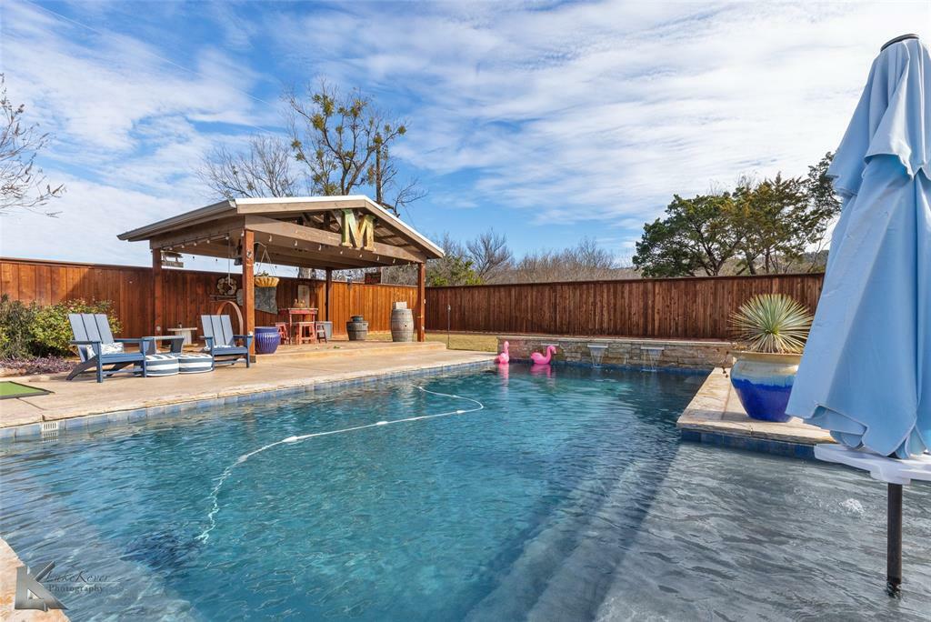 Property Photo: 102 Coates Avenue TX 79562