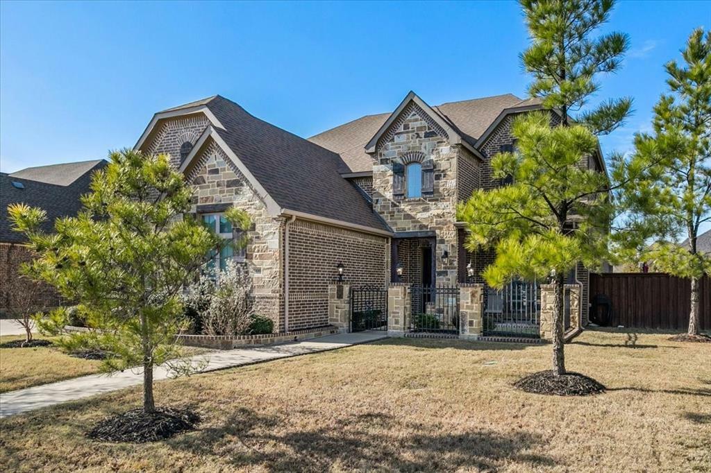 Property Photo:  1100 Stonewall Drive  TX 76063 