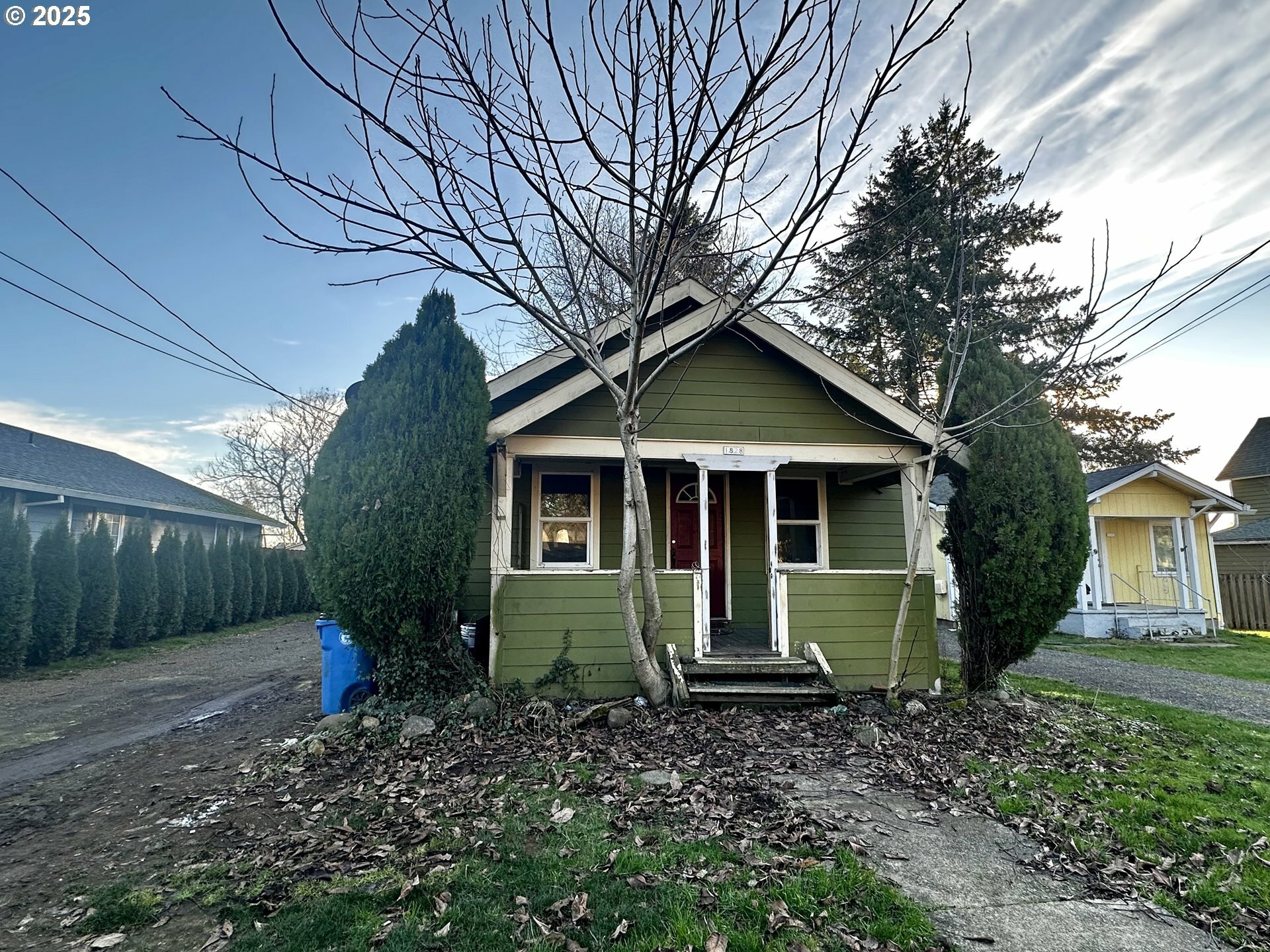 Property Photo:  1828 SE 6th Ave  WA 98607 