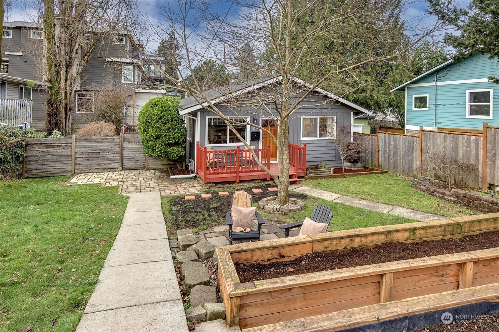 Property Photo:  4153  20th Avenue SW  WA 98106 