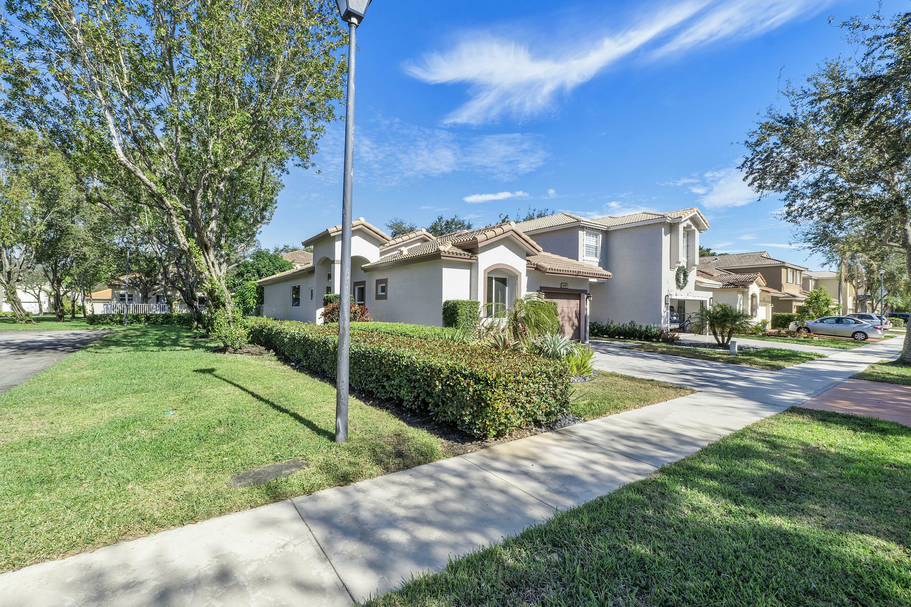 Property Photo:  4969 Egret Court  FL 33073 