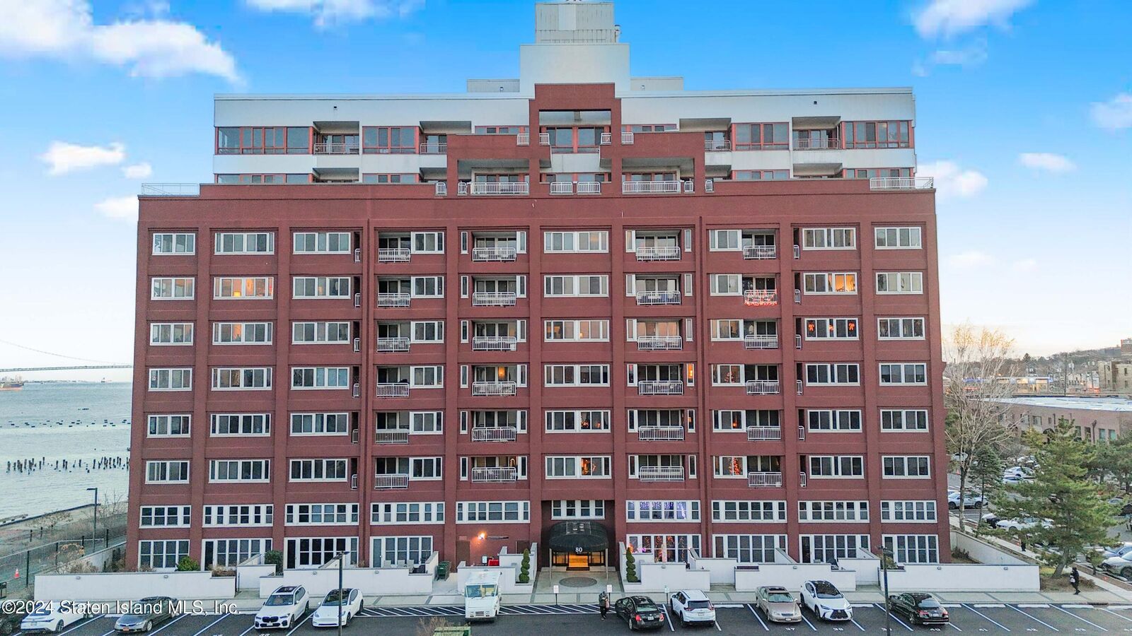 Property Photo: 80 Bay Street Landing 8H NY 10301