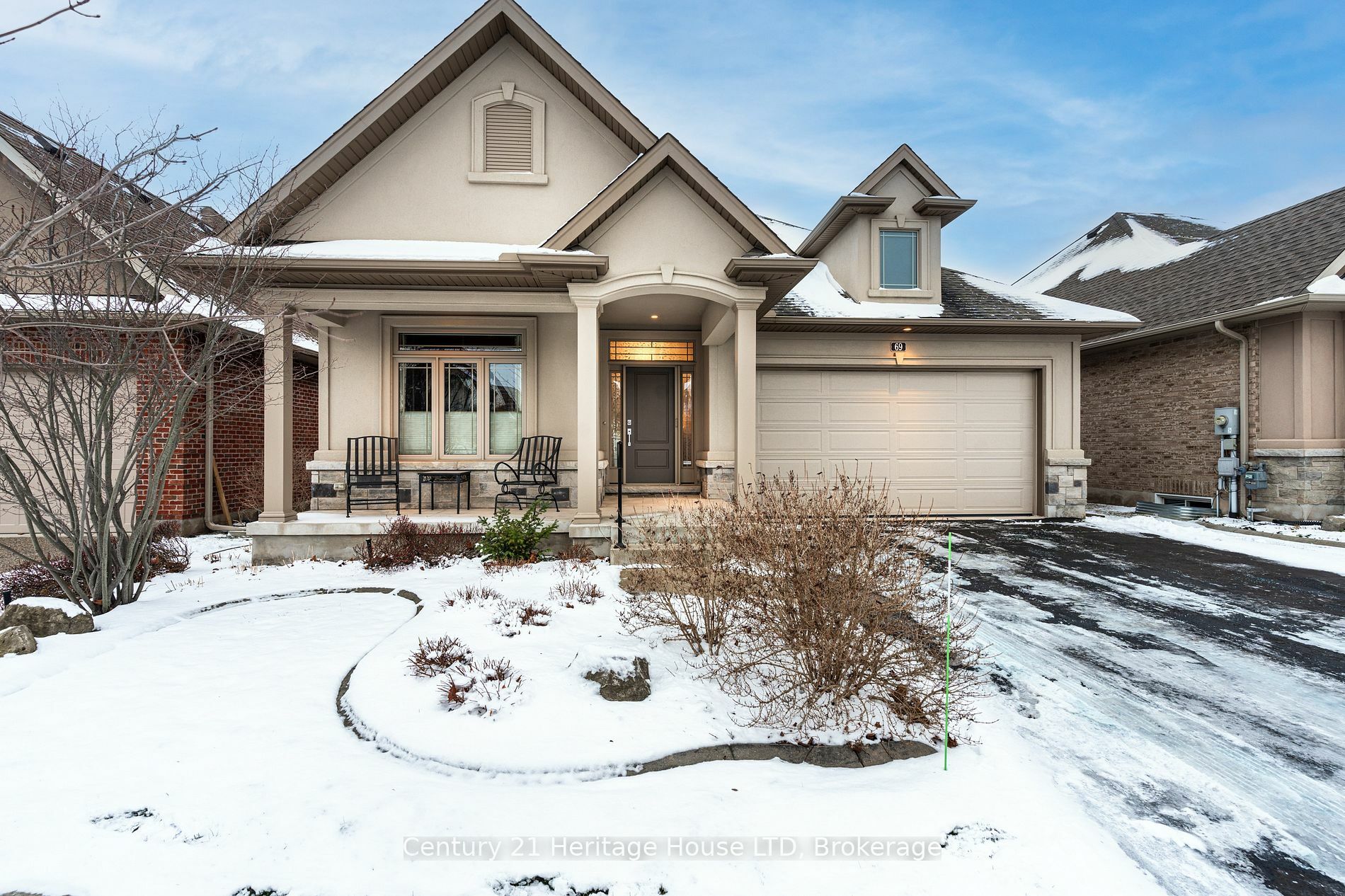 Property Photo:  69 Turnberry Tr  ON L3B 0B7 