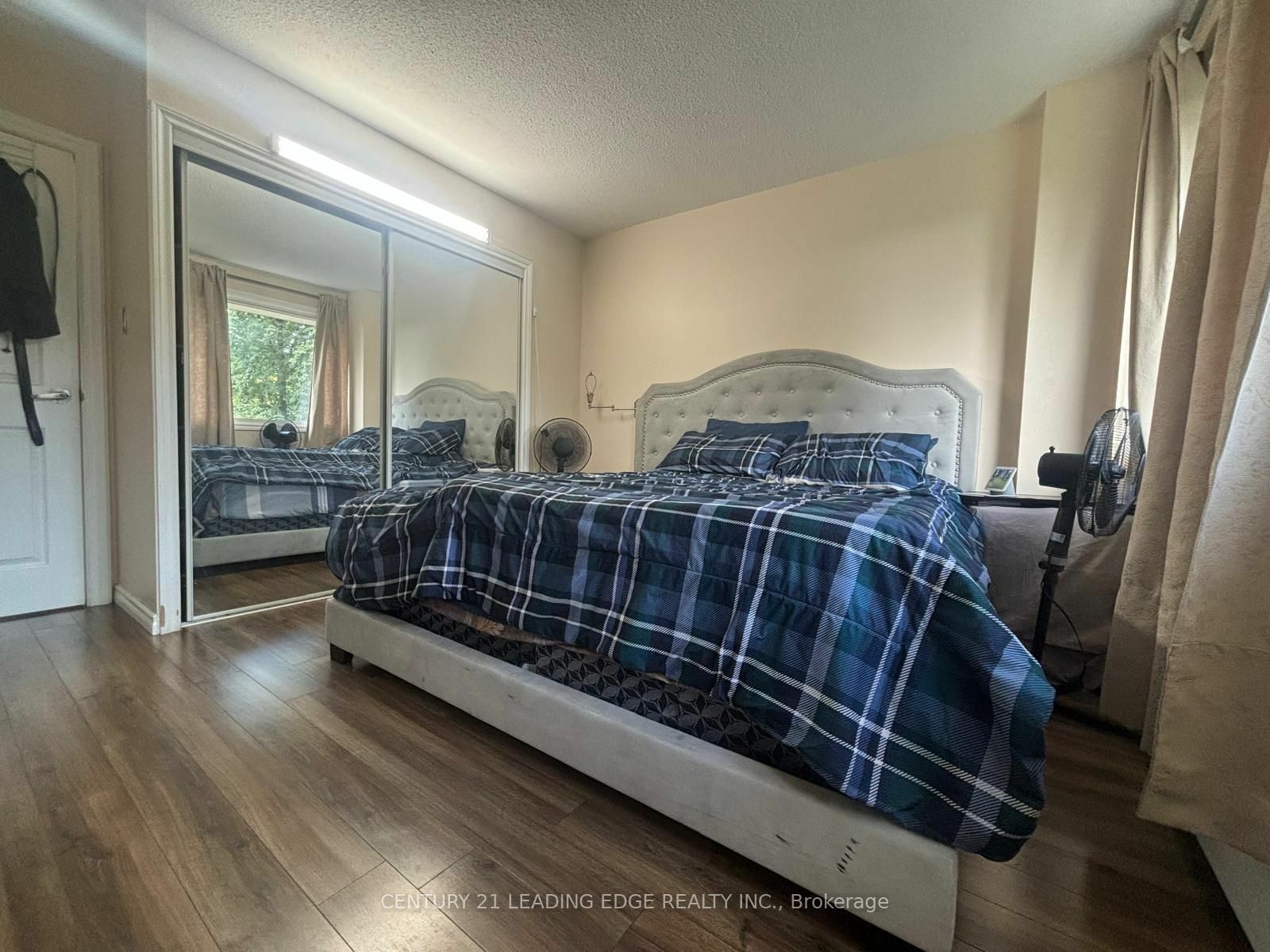 Property Photo:  725 Don Mills Rd 401  ON M3C 1S8 