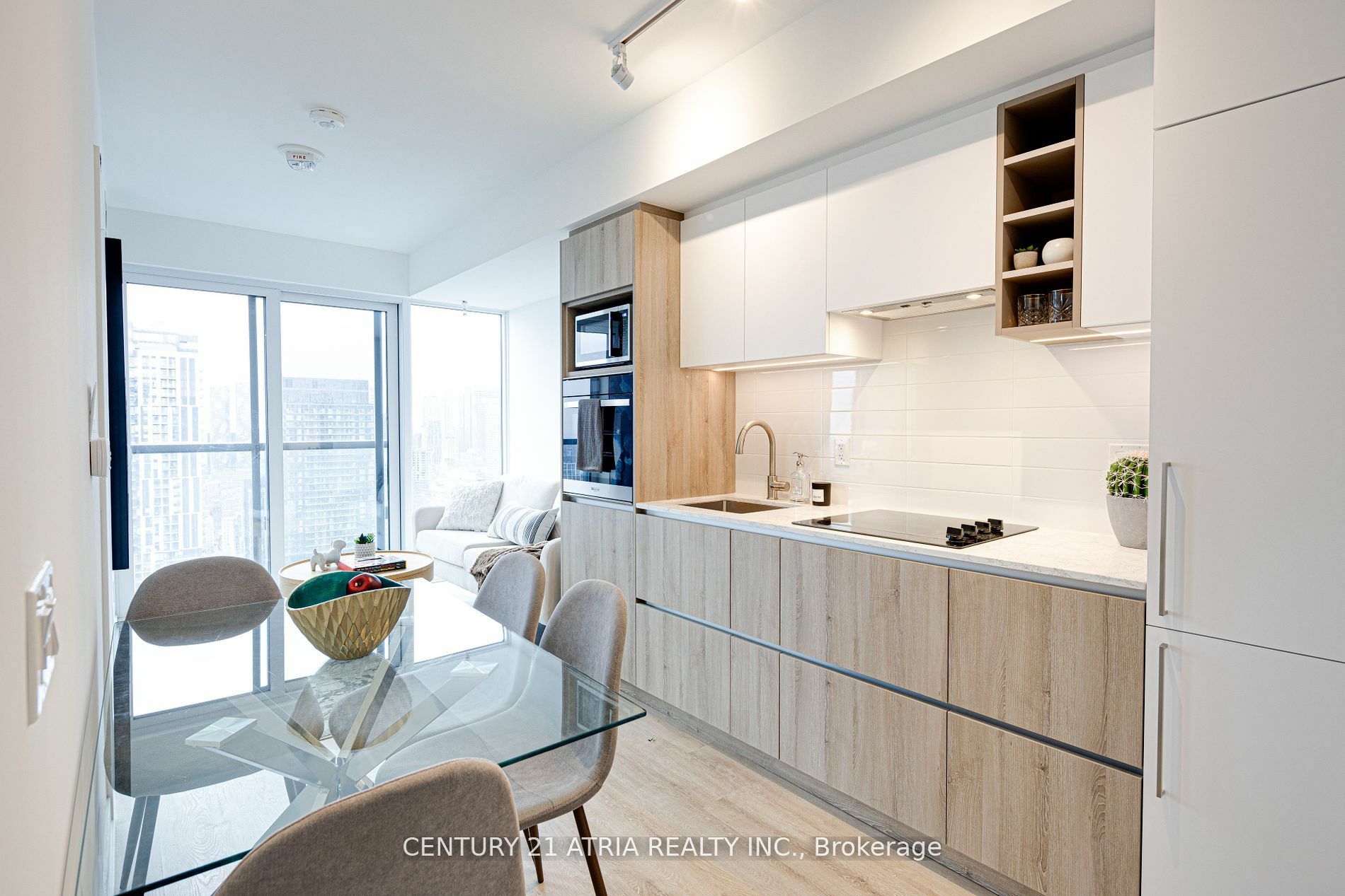 Property Photo:  319 Jarvis St 4617  ON M5B 0C8 