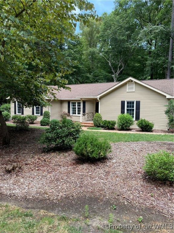 Property Photo:  203 Woodbine Drive  VA 23185 