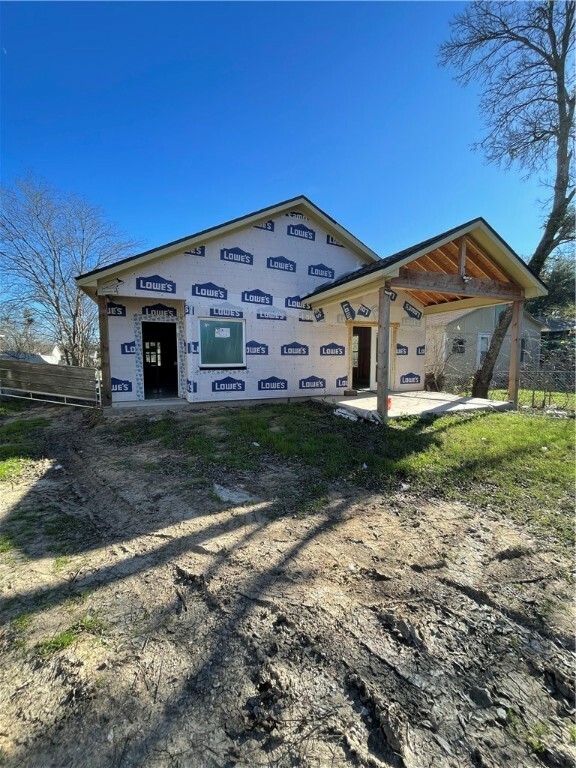 Property Photo:  2421 Ross Avenue  TX 76706 