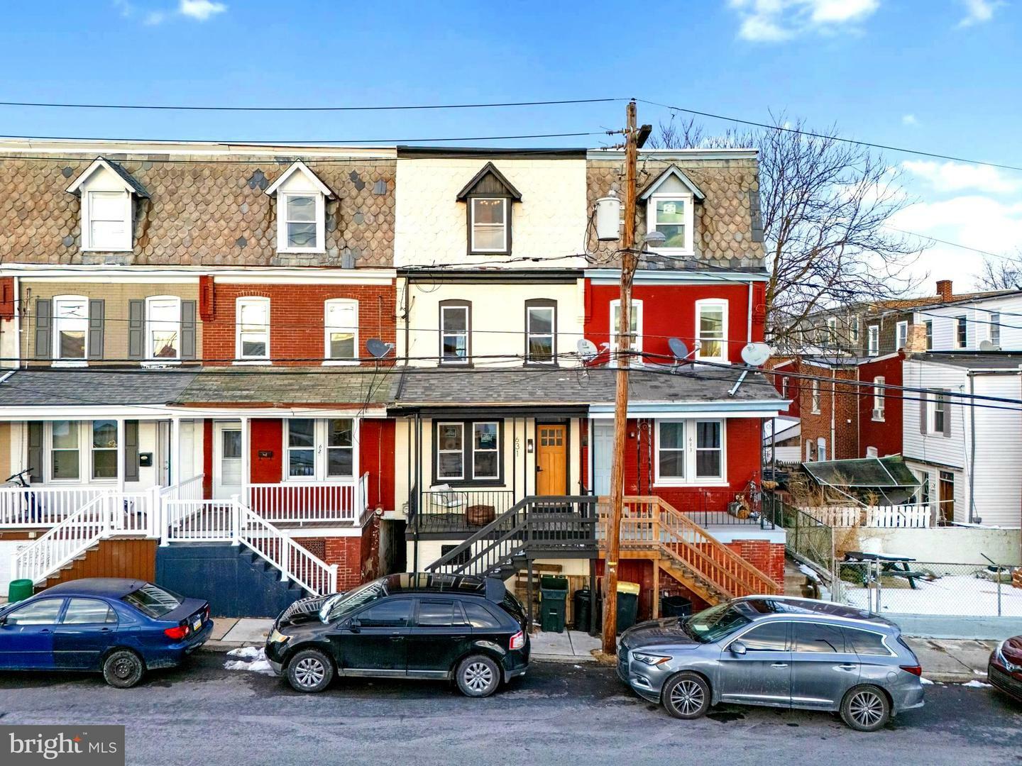 Property Photo:  631 Rockland Street  PA 17602 