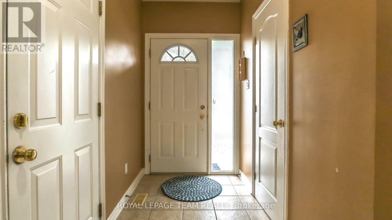 Property Photo:  17 Alameda Way  ON K2J 5B4 