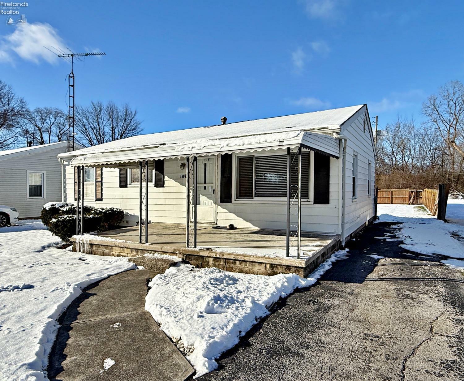 1107 Buckley Street  Fostoria OH 44830 photo