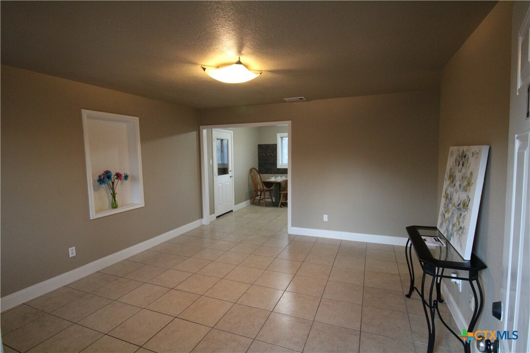 Property Photo:  103 W Mockingbird Lane  TX 76548 