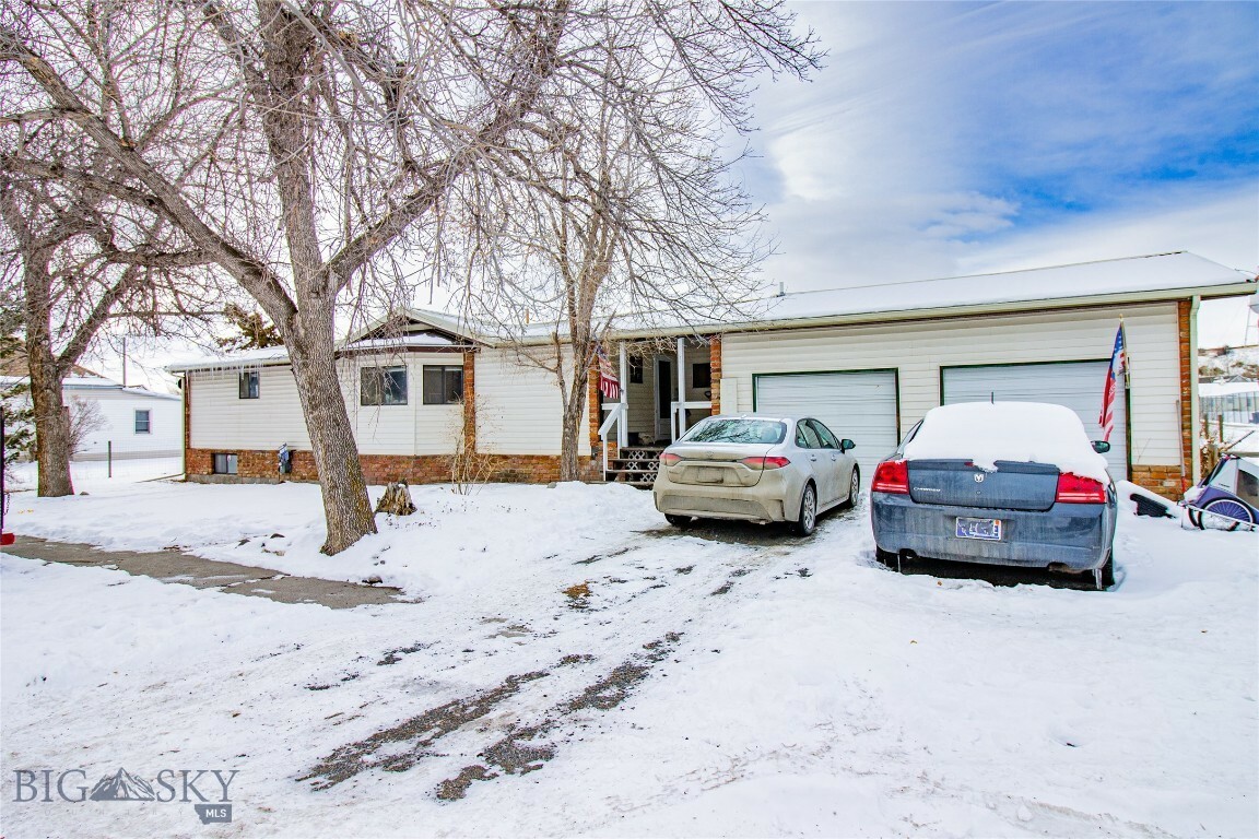 Property Photo:  211 N Division  MT 59759 