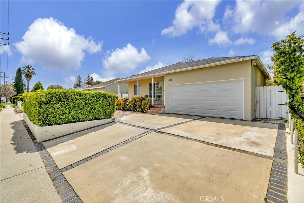 Property Photo:  8443 Tampa Avenue  CA 91324 