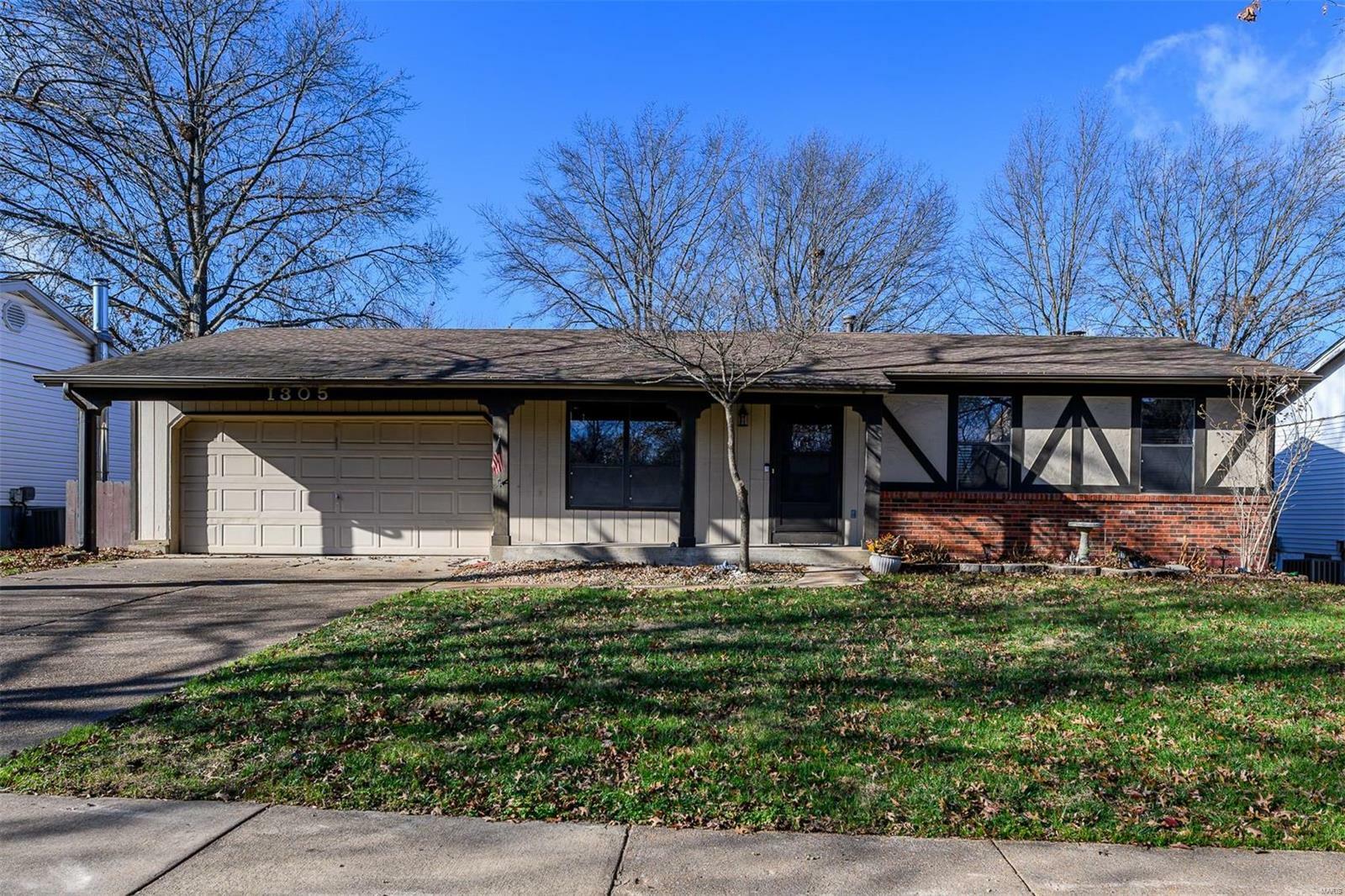 Property Photo:  1305 Cypress Trail Lane  MO 63026 