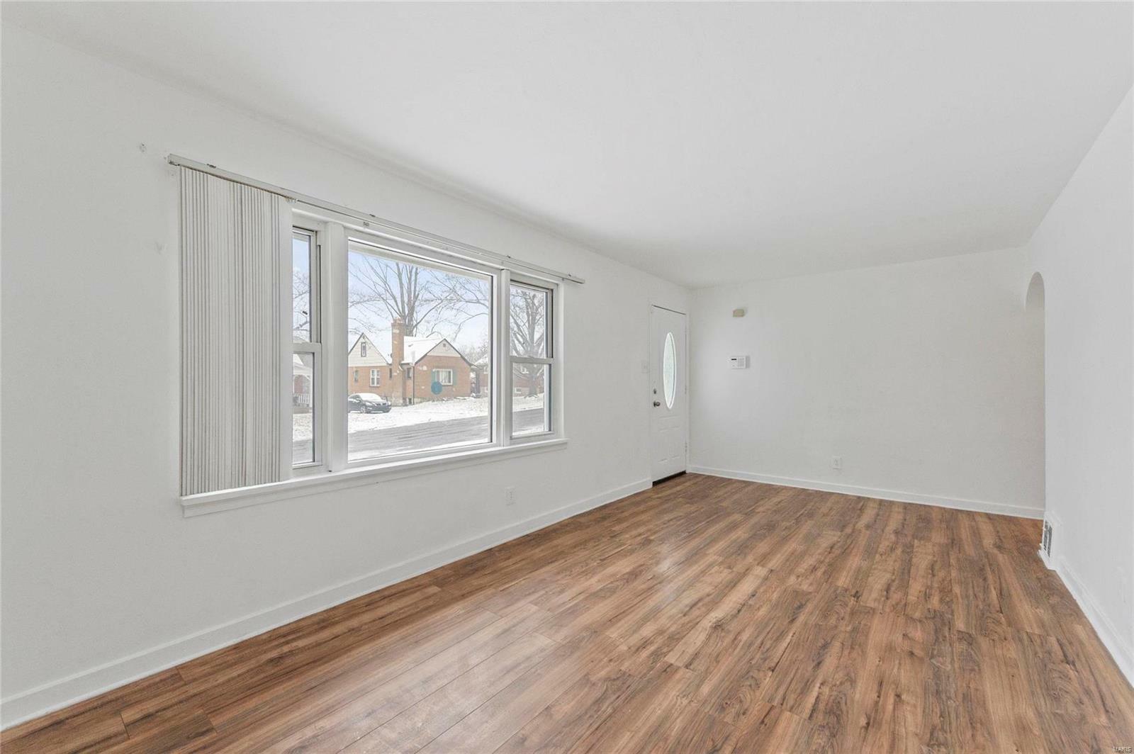 Property Photo: 2031 Hildred Avenue MO 63136