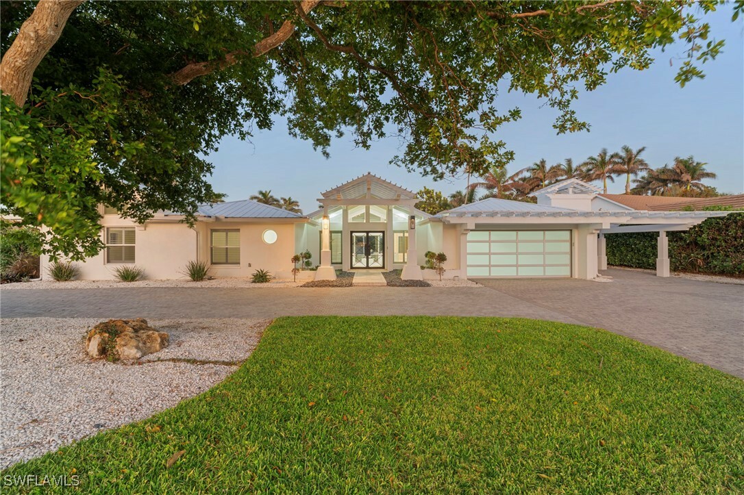 Property Photo:  645 Park Shore Drive  FL 34103 