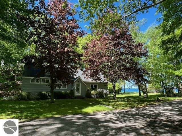 3251 Jungle Inn Road  Arcadia MI 49613 photo