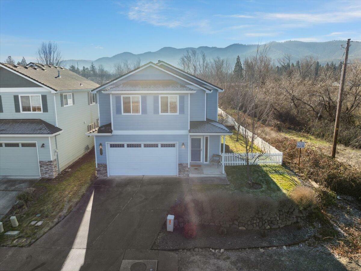 Property Photo:  2086 Creek Drive  OR 97520 