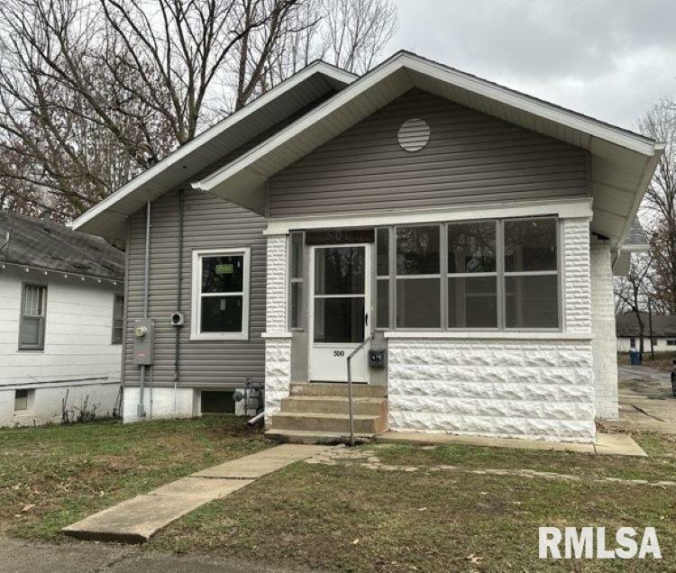 Property Photo:  500 N 8th Street  IL 62864 