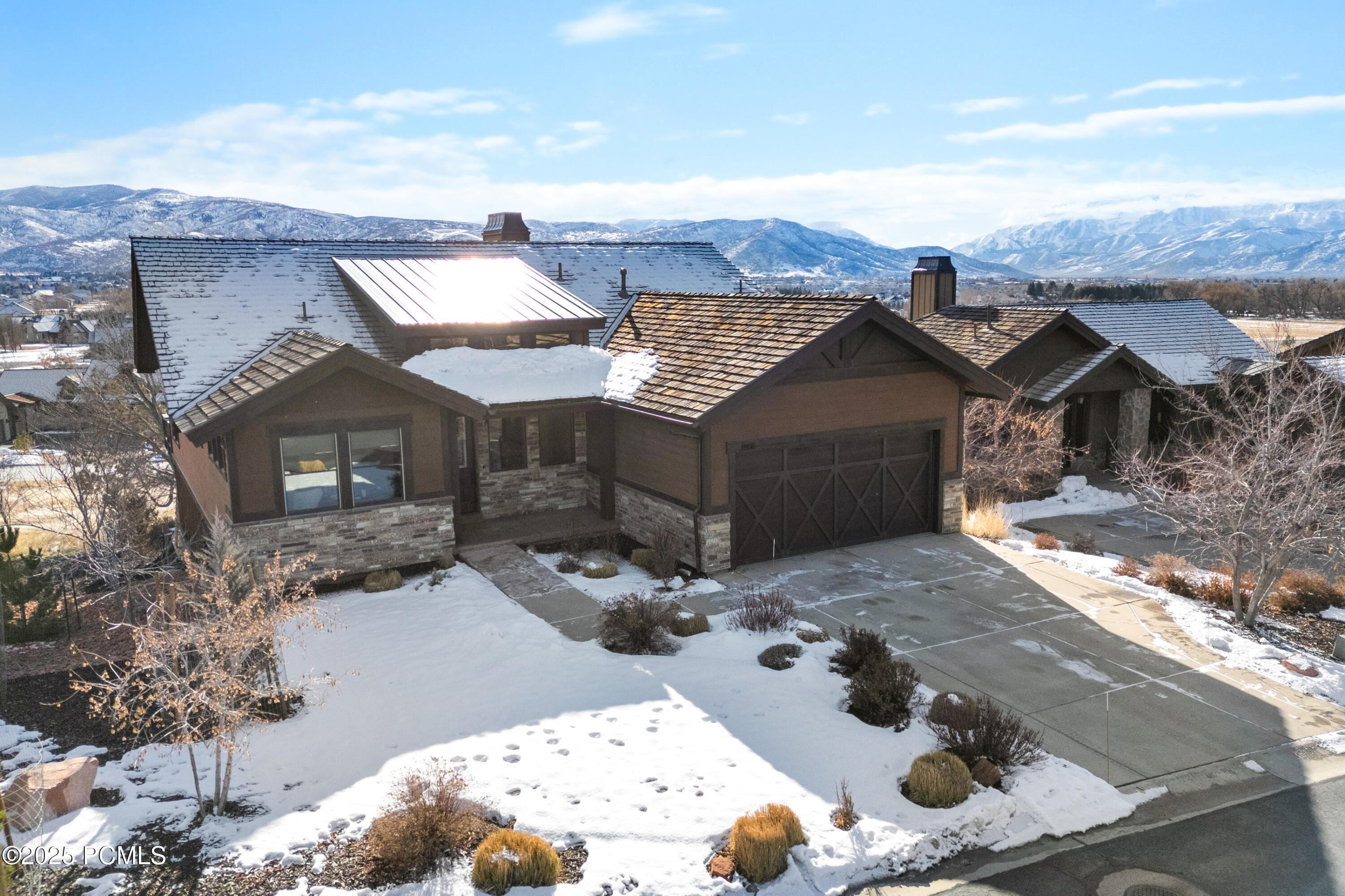 Property Photo: 1808 E Kings Peak Circle UT 84032