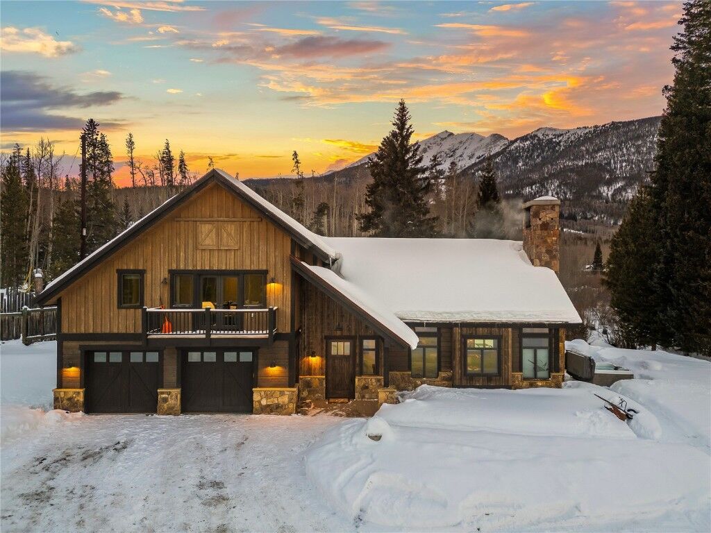 Property Photo:  193 Siskin Lane  CO 80443 