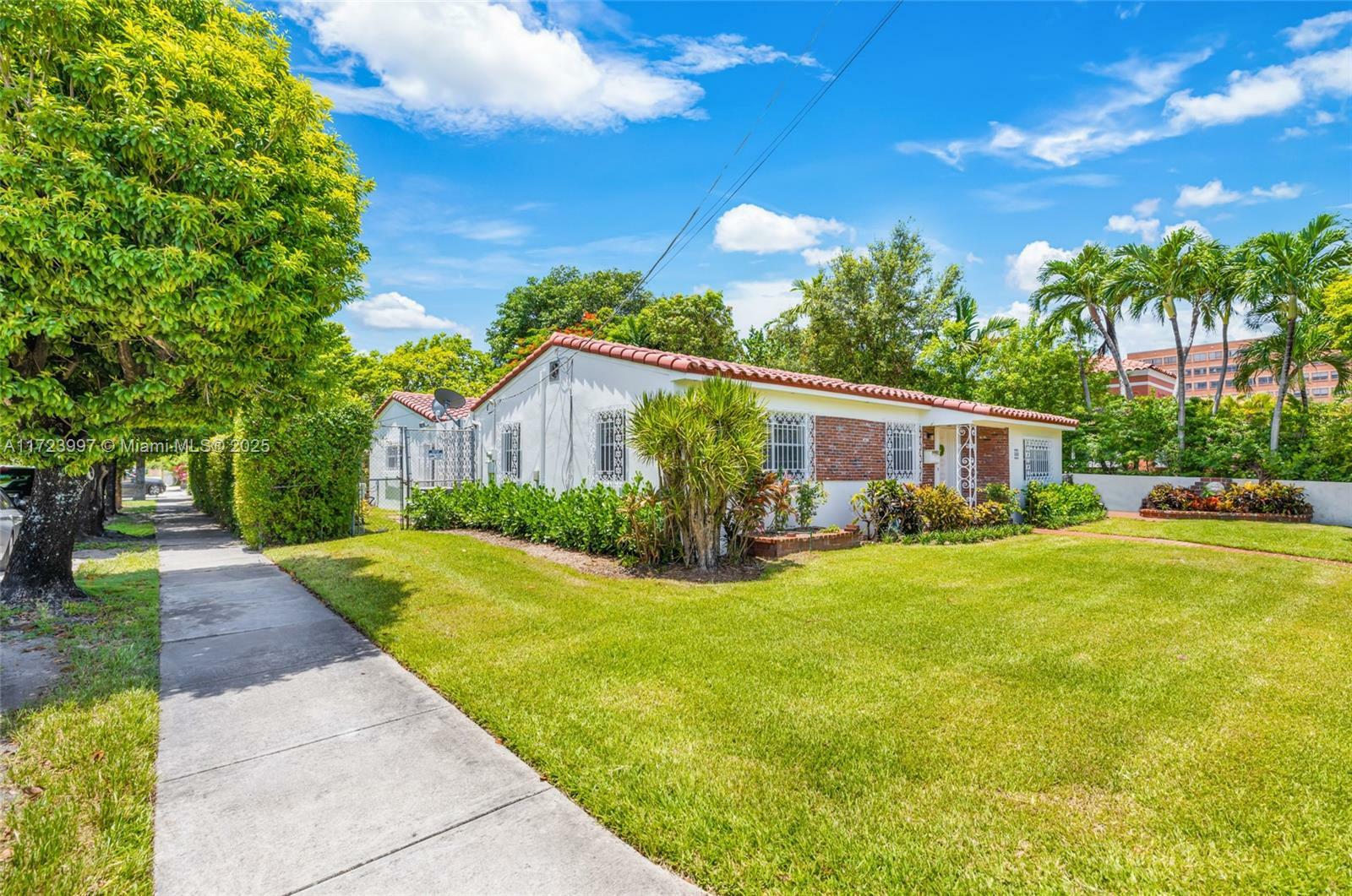 Property Photo:  3600 SW 26th St  FL 33133 