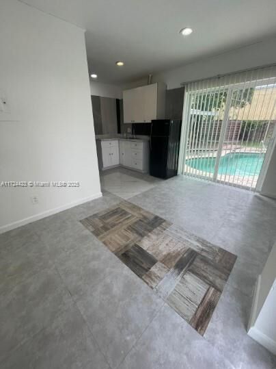 Property Photo:  22 SE 10th Ter 7  FL 33004 