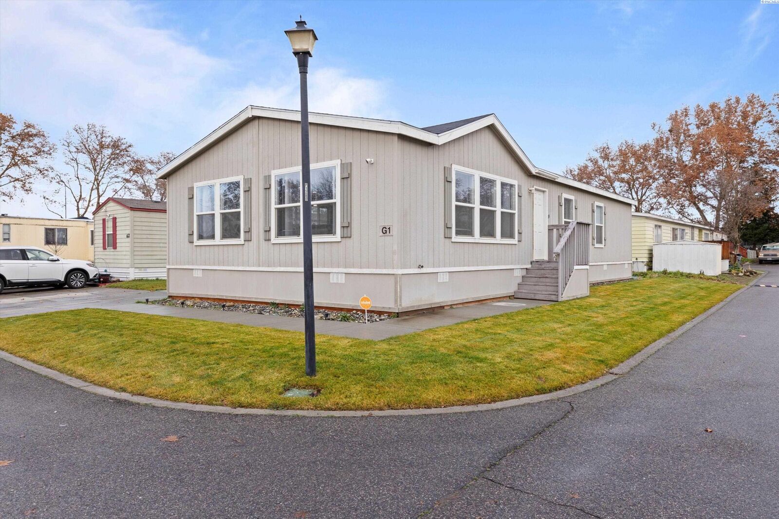 Property Photo:  2021 Mahan Ave G1  WA 99354 