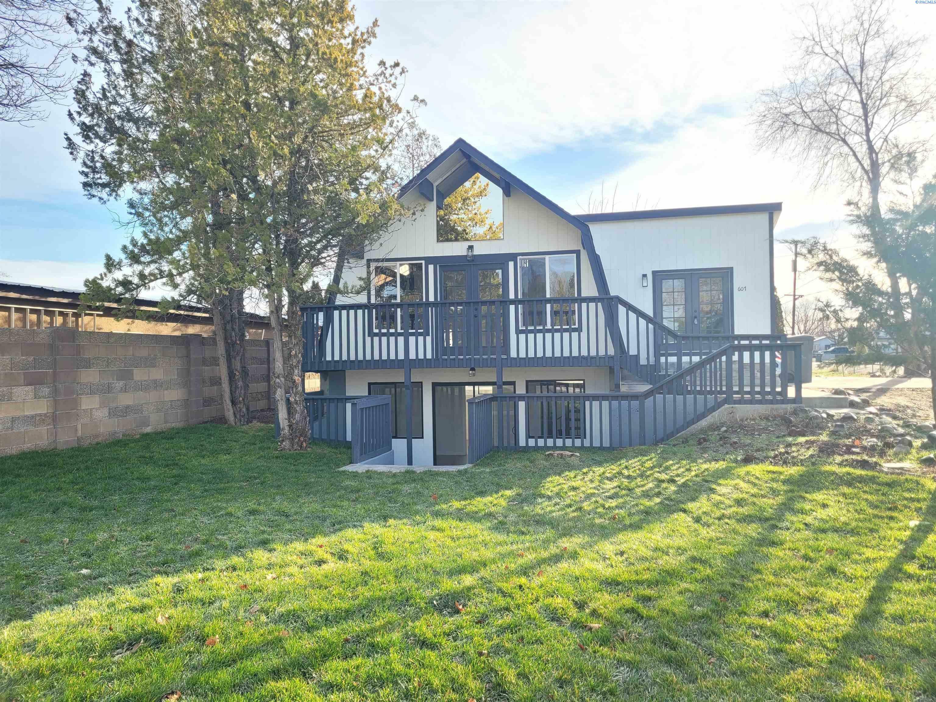 Property Photo:  607 S Gum  WA 99336 