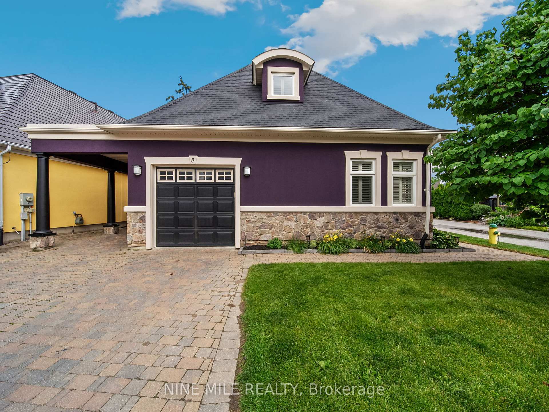 Photo de la propriété: 5 Invermara Court 8 ON L3V 8B4