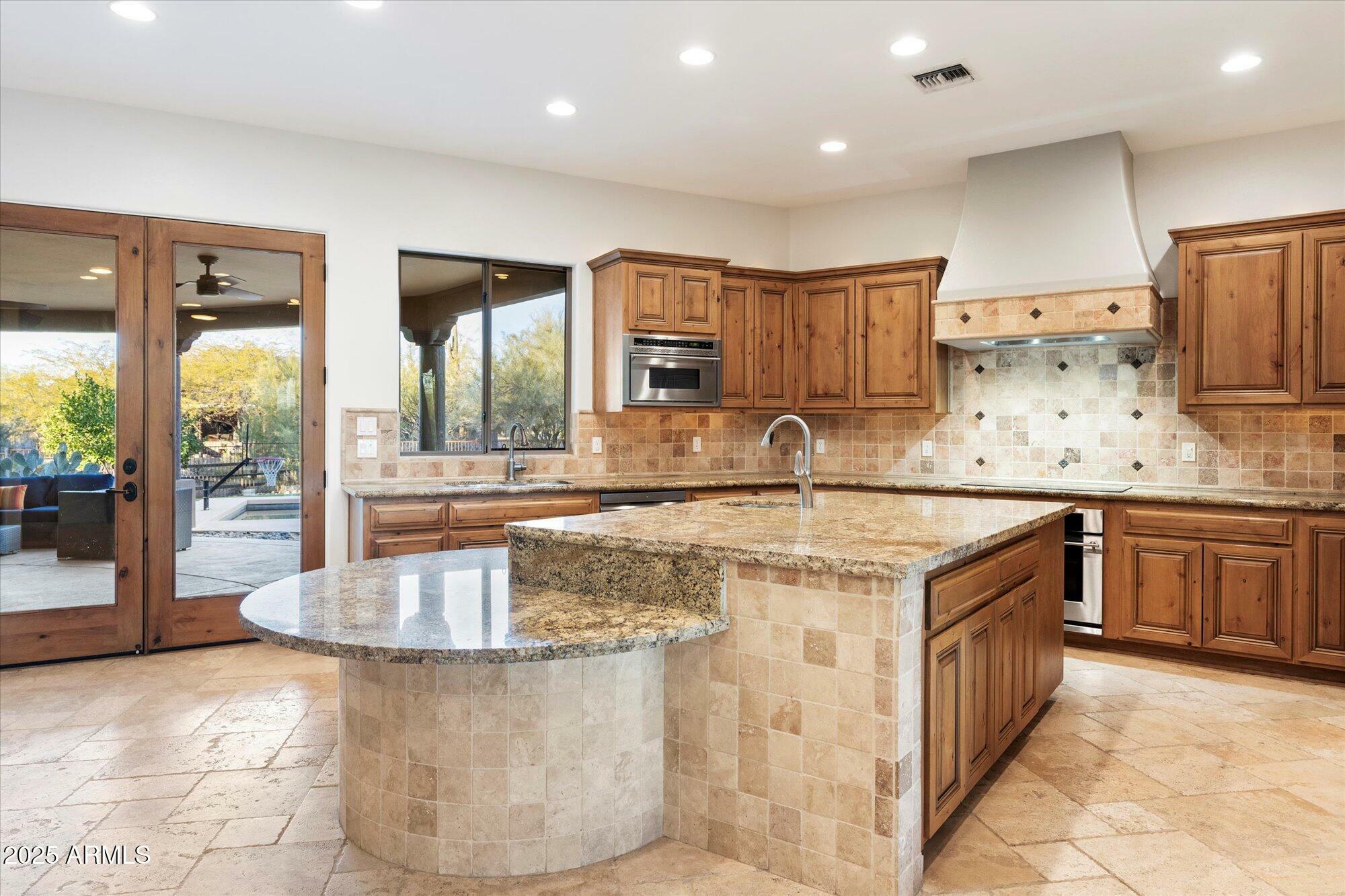 Property Photo: 6708 E Calle De Las Estrellas Road AZ 85331