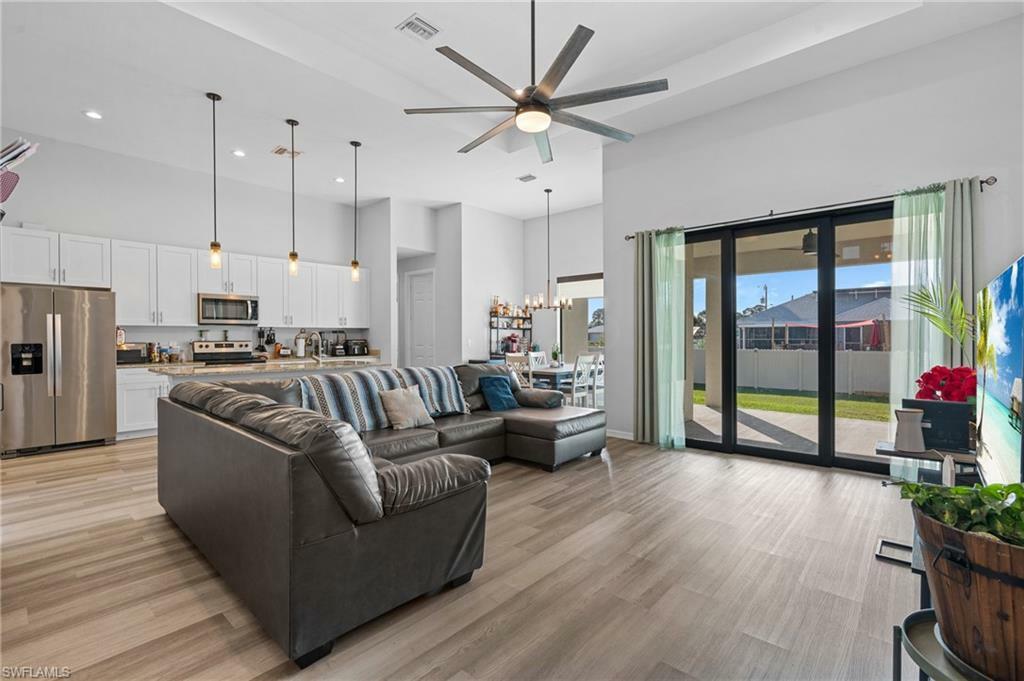 Property Photo:  2511 34th St SW  FL 33976 