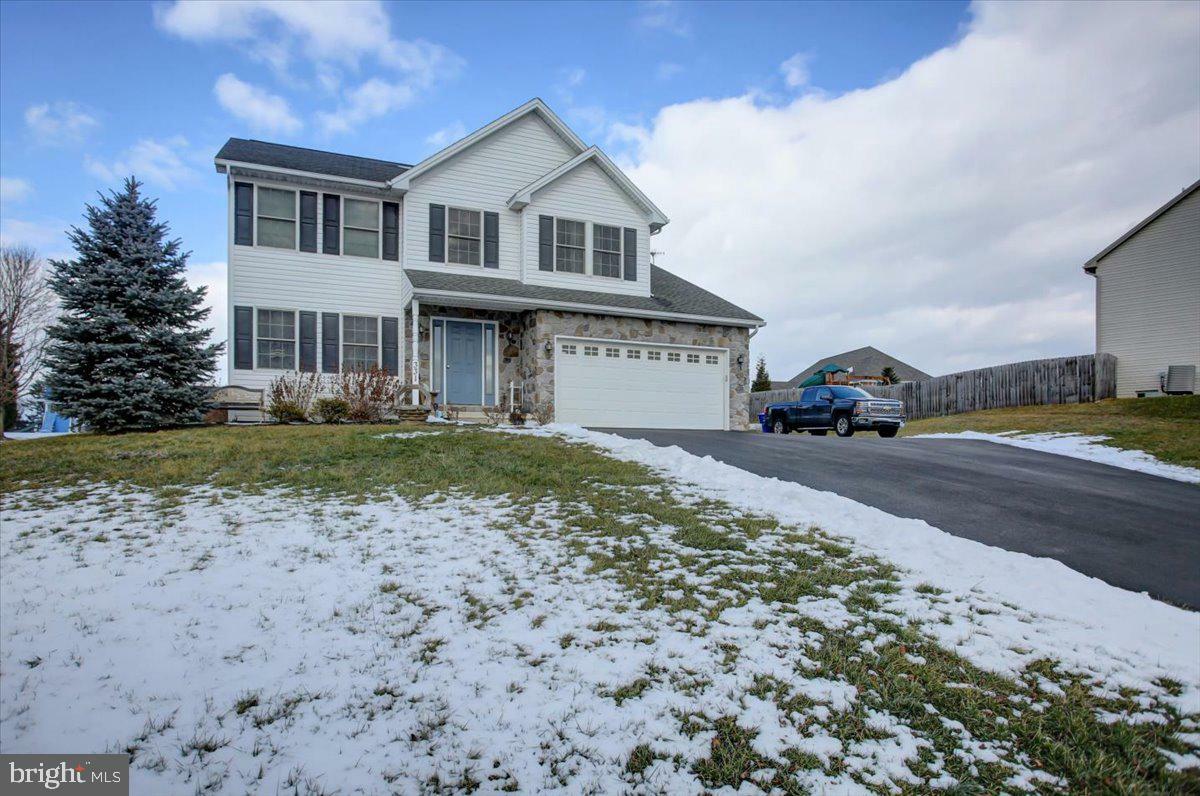 Property Photo:  331 Leedy Way West W  PA 17202 