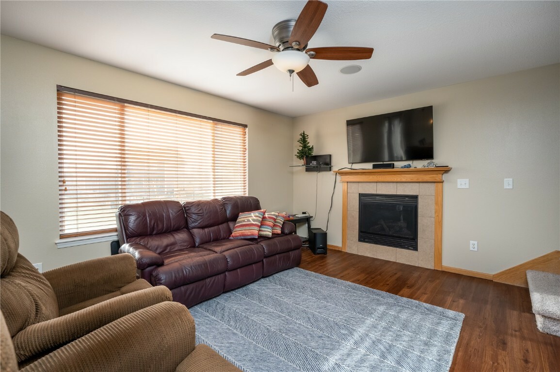 Property Photo:  310 Oak Park Circle  IA 52302 