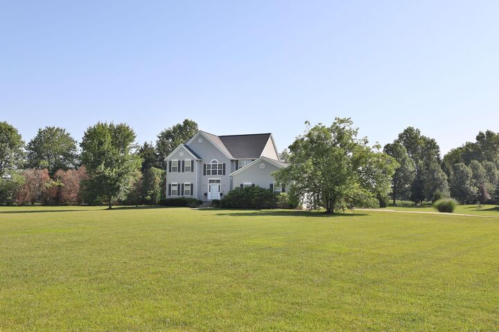 Property Photo:  310 Aberdeen SW Drive  OH 43062 