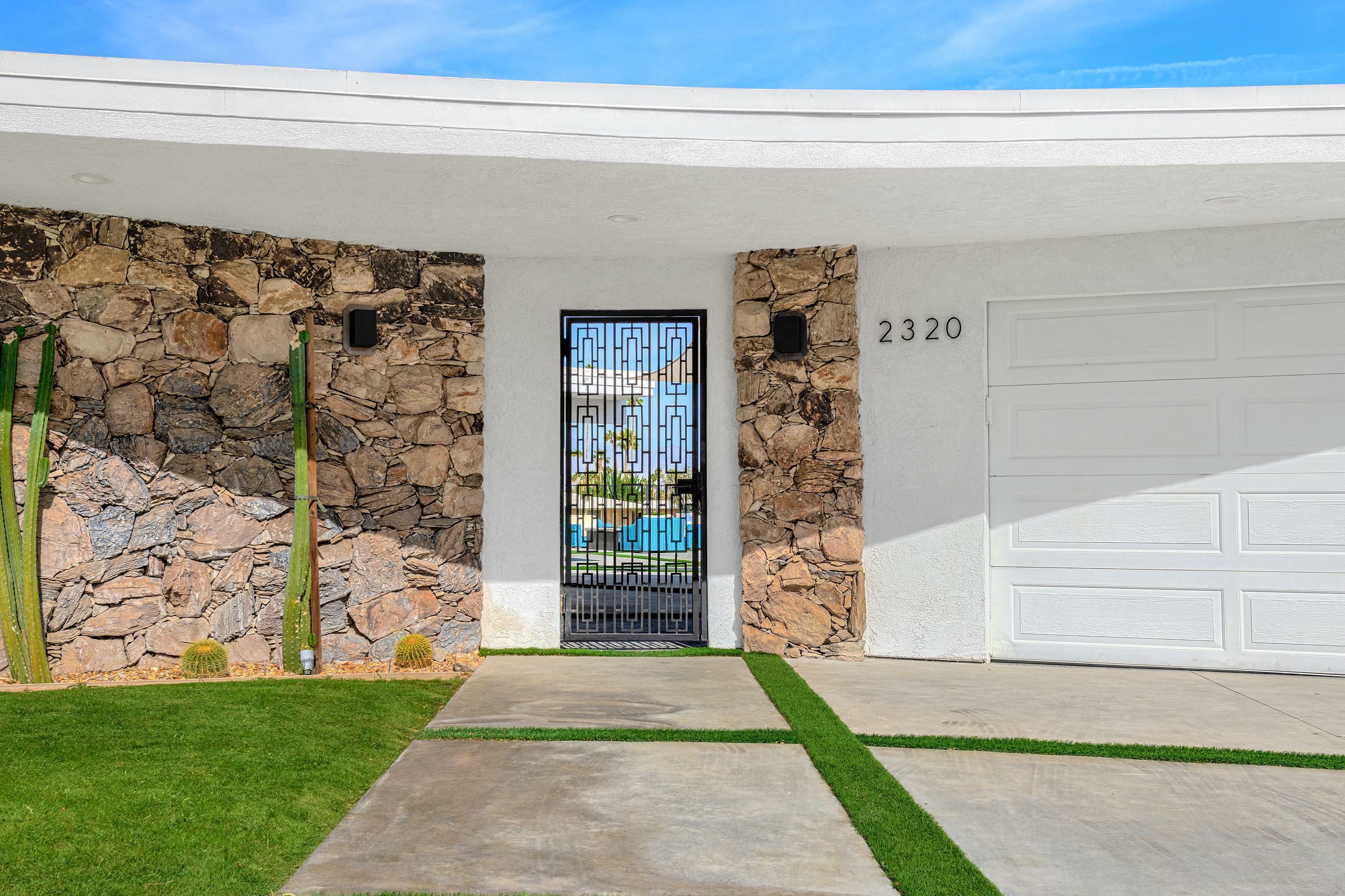 Property Photo: 2320 S Via Lazo CA 92264