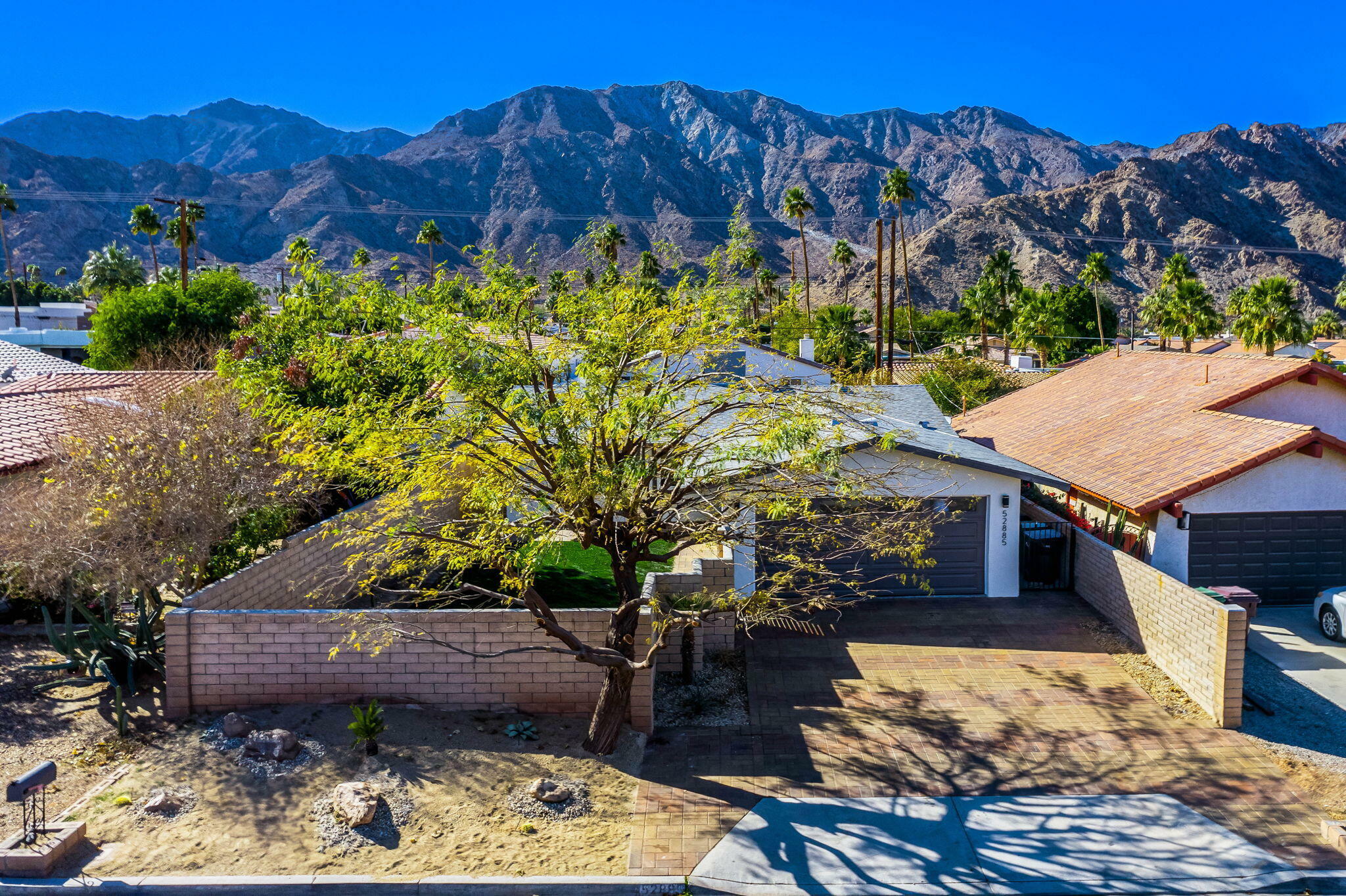 Property Photo:  52885 Avenida Carranza  CA 92253 