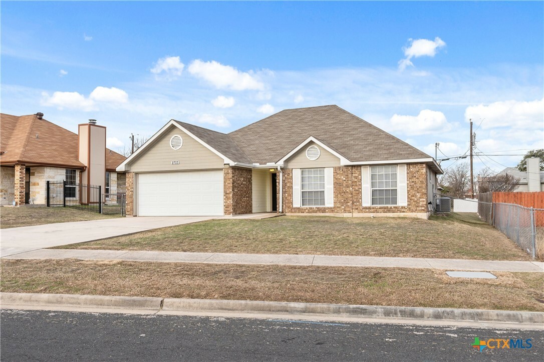 Property Photo:  2703 Roadrunner Drive  TX 76549 