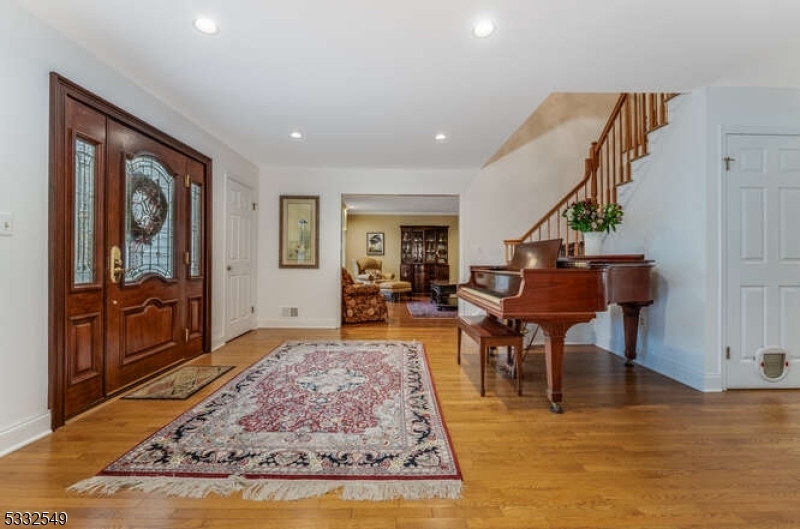 Property Photo:  5 Covenhoven Rd  NJ 08833 