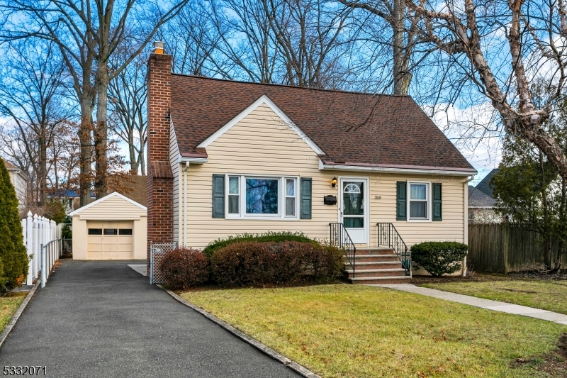 Property Photo:  358 Oakwood Ave  NJ 07033 