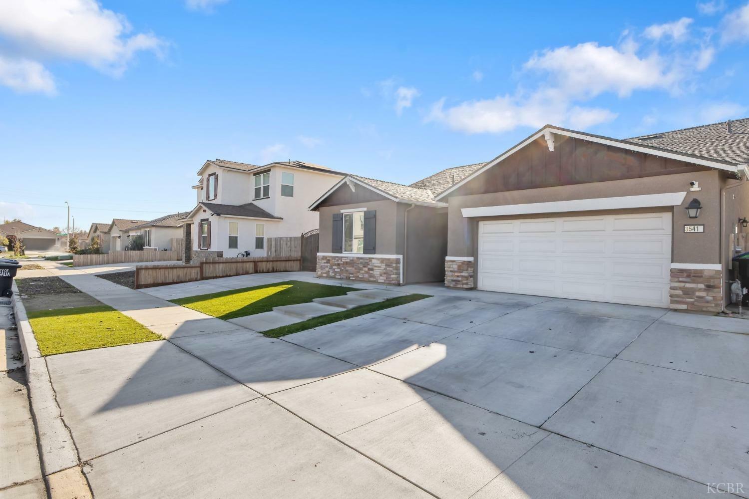 Property Photo:  3541 E Laura Court  CA 93292 