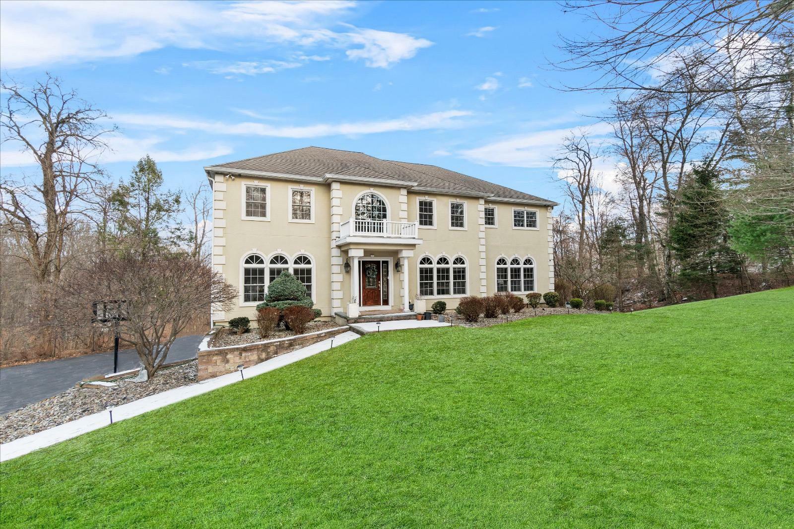 Property Photo:  225 Stonywood Drive  NY 12550 