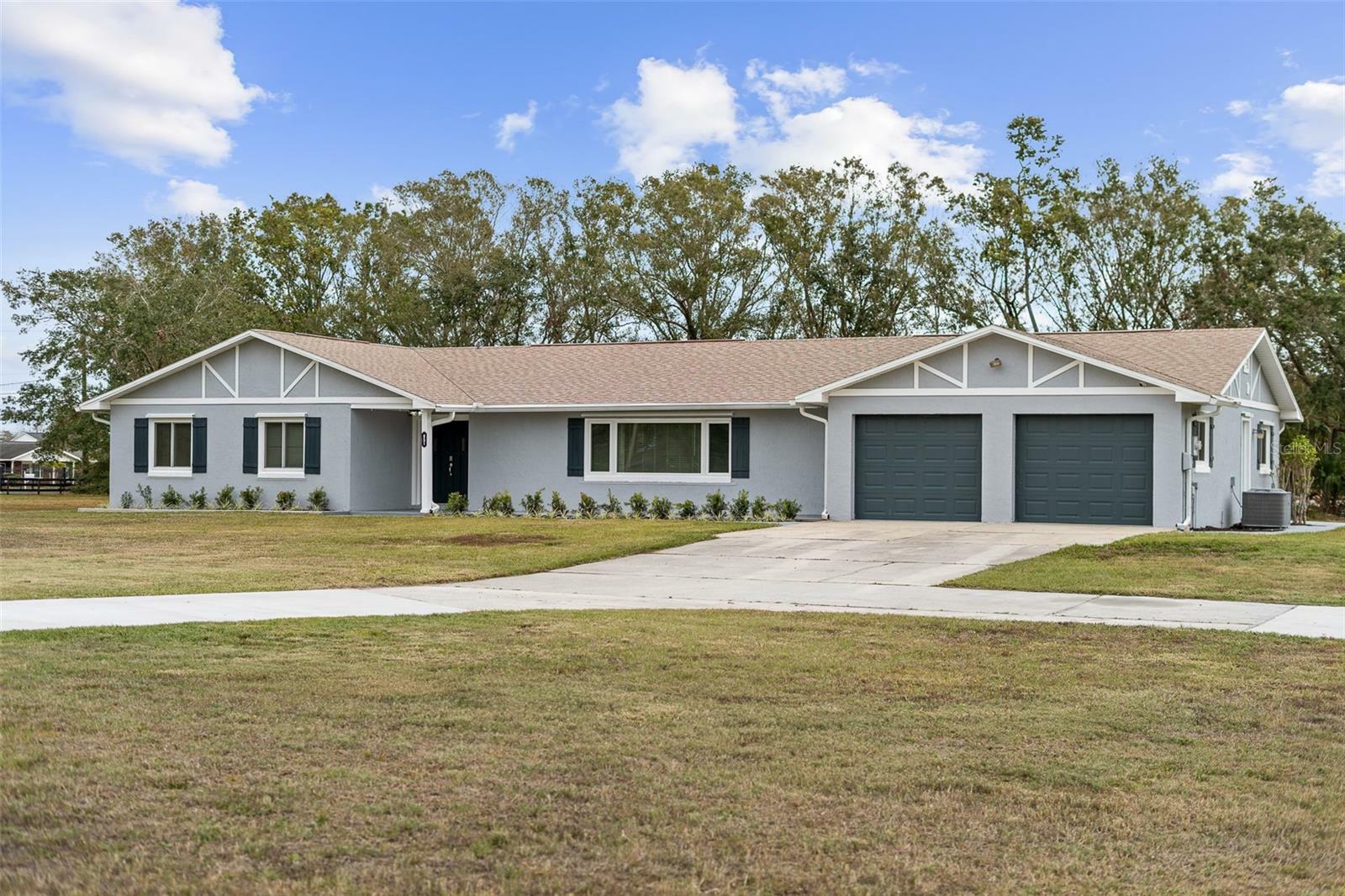 Property Photo: 851 Marllo Road FL 34744