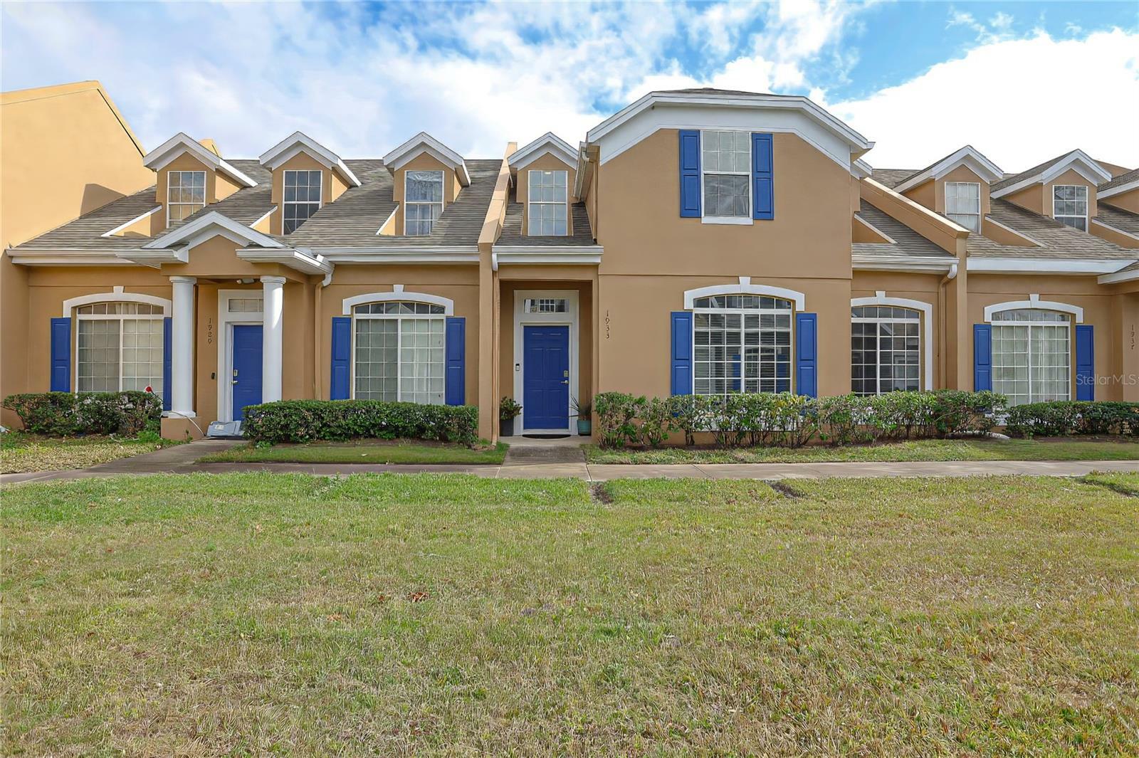 Property Photo: 1933 Island Walk Drive FL 32824