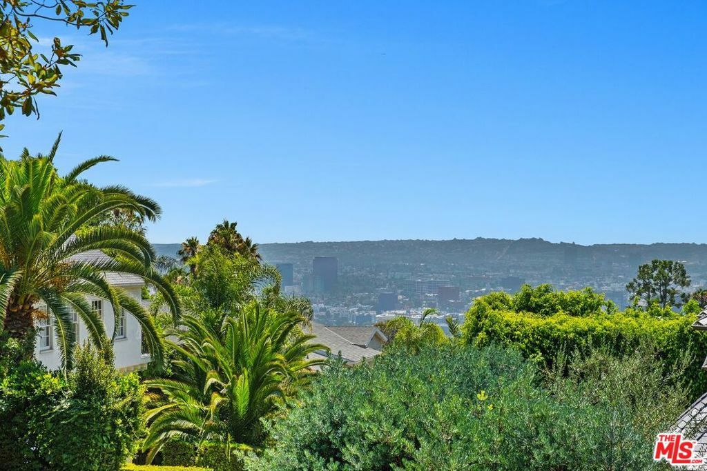 Property Photo:  1455 Belfast Drive  CA 90069 