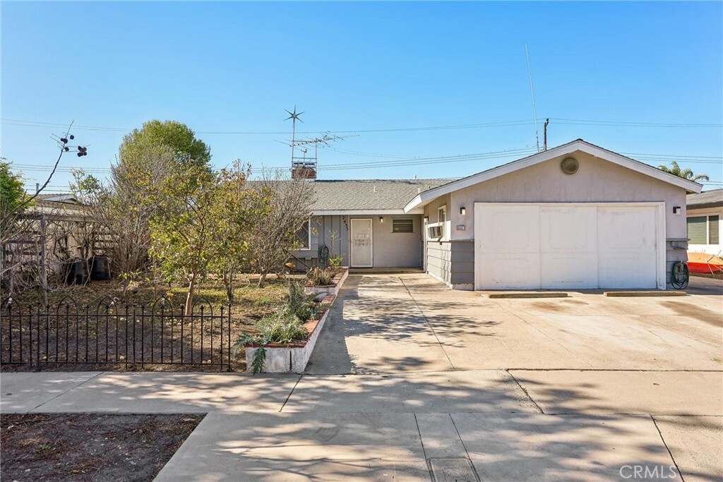 Property Photo:  2433 Littleton Place  CA 92626 