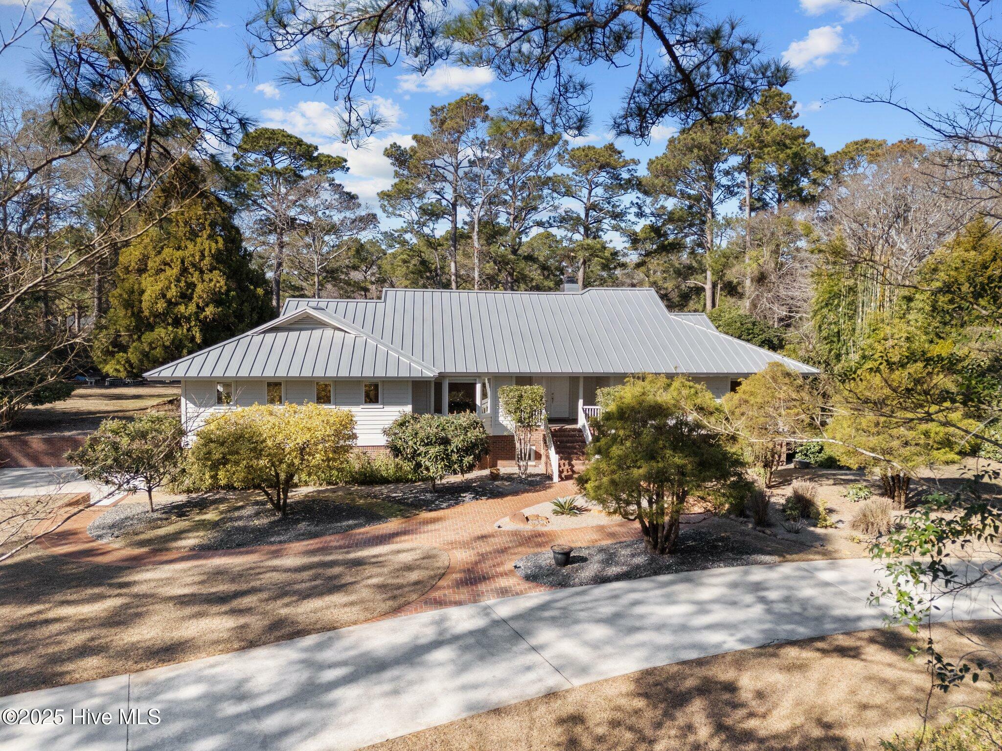 Property Photo:  605 Ravenswood Road  NC 28443 