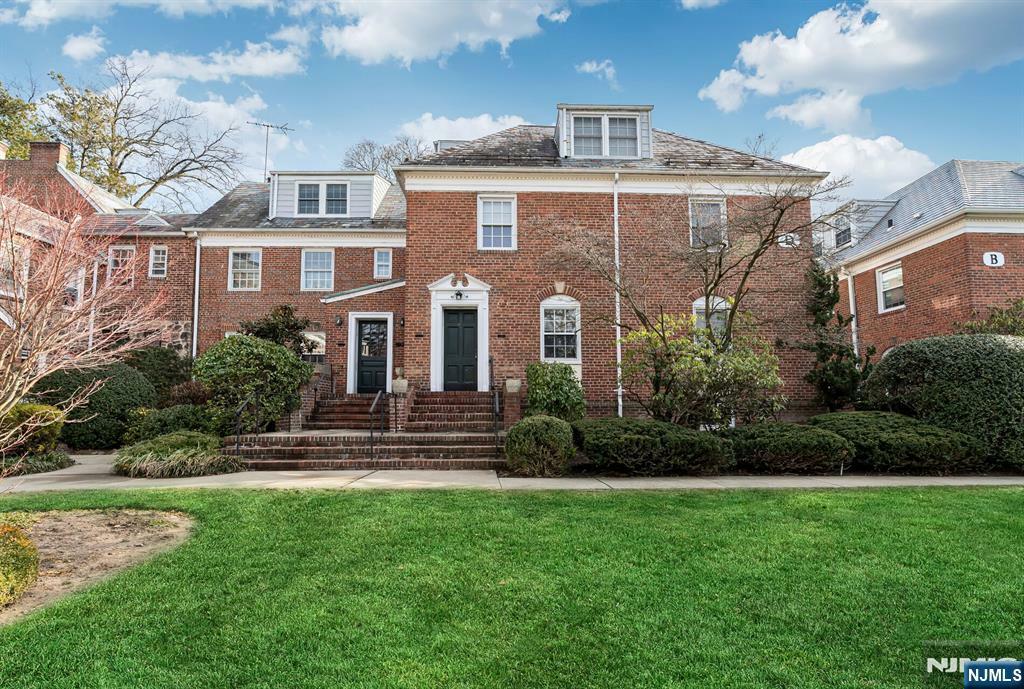 Property Photo:  185 E Palisade Avenue D5b  NJ 07631 