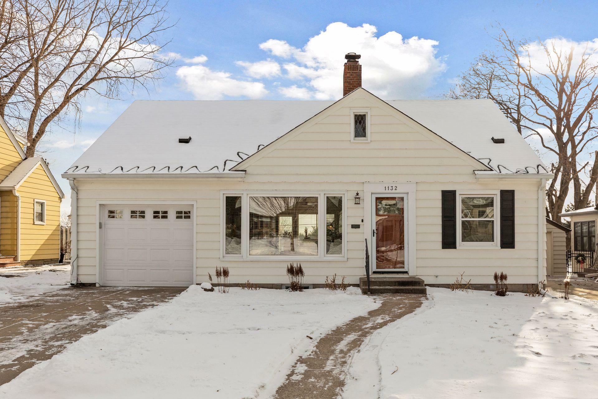 Property Photo:  1132 Montana Avenue W  MN 55108 